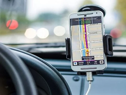 A group of five people from Nagpur had a narrow escape around midnight, when the car they were travelling in plunged into a stream while navigating with Google Maps.