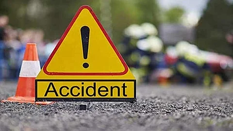 Around 3pm, driver Yogaraj (35) from Virudhunagar took a speedy turn from Pollachi road to Tiruppur road at the Palladam four road junction. The truck spun out of control and overturned.