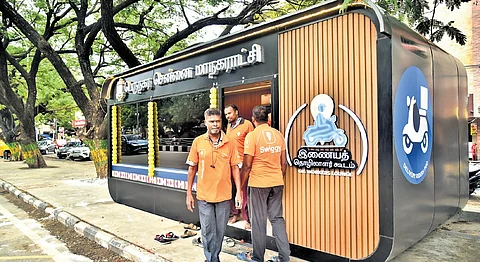The lounge for gig workers set up by GCC at Anna Nagar in Chennai