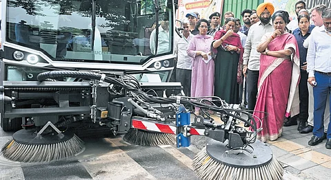 CM Rekha Gupta at a special demonstration drive at Delhi Secretariat.