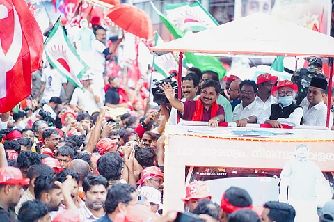On the final day of the campaigning, the major fronts made their final push to sway voters in what has emerged as a closely watched contest