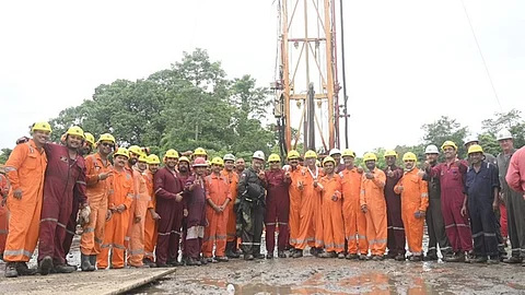 The Crisis Management Team (CMT) of ONGC, along with international well control experts, successfully capped the gas well blowout through meticulous planning and coordinated efforts.