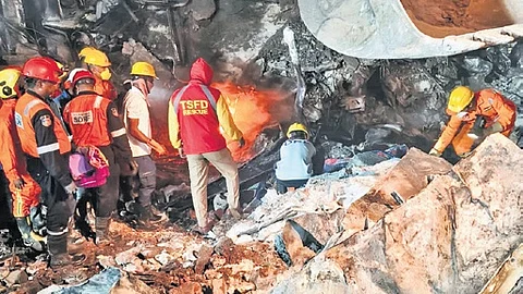 HYDRAA DRF teams rescue trapped workers at the blast site