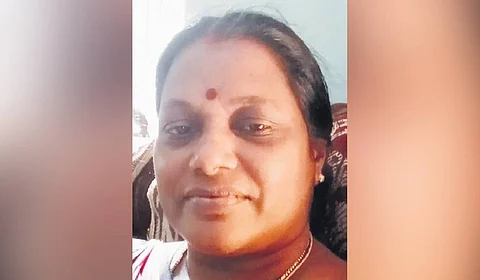 Bindu and Visruthan had come to the hospital on Tuesday for their daughter’s surgery, and the tragic accident occurred when Bindu went to the bathroom on the third floor of the Surgical Block.