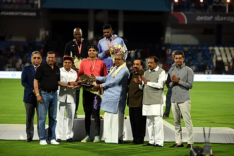 Chief Minister Siddaramaih presenting the medals during Neeraj Chopra Classic 2025 in Bengaluru on saturday.