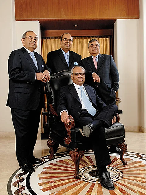 IndusInd acquires majority stake in Invesco MF