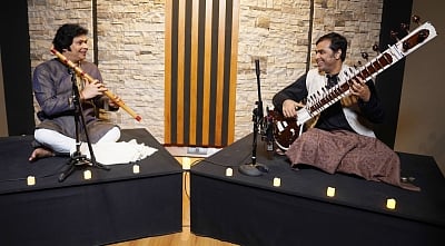 Composer Purbayan Chatterjee is set to release a new album 'Saath Saath' with flutist and lifelong friend, Rakesh Chaurasia. (IANS)