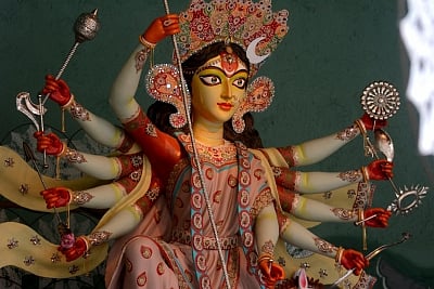 With the beginning of Durga Puja festivities, artisans are getting creative.