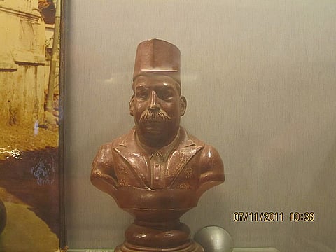 RSS Founder Dr. K.B. Hedgewar's bust.