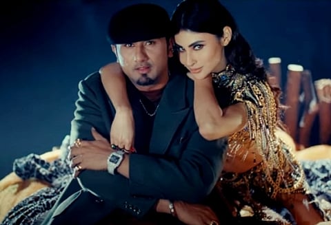 Yo Yo Honey Singh releases party track 'Gatividhi' featuring Mouni Roy. (IANS)