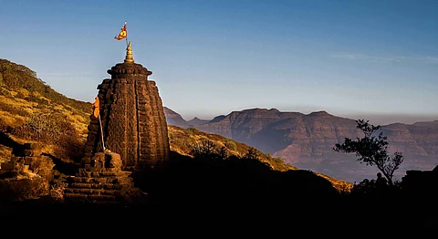 Harishchandreshwar Temple, Harishchandragad Fort, Maharashtra. (Wikimedia Commons)