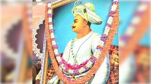 Yadgir Municipality is run by BJP. Maintaining that Tippu circle near Hattikuni Cross is illegal, the Hindus are demanding rechristening it as Veer Savarkar. (IANS)