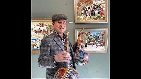 Celebrated Uyghur artist Ekrem Imin has rebuilt his life – and his career – in exile in the Norwegian city of Sandvika. (RFA)