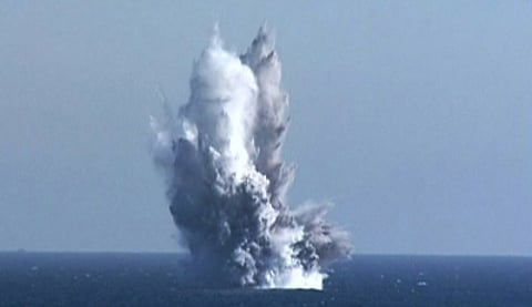 "Hwasal-1" strategic cruise missiles and two "Hwasal-2" strategic cruise missiles, launched in South Hamgyong province, accurately hit the target set in the East Sea.