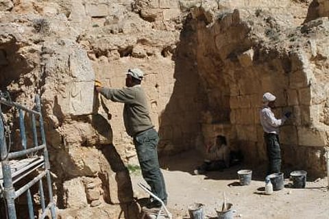 The statue, believed to be from the Roman era, is of a torso wearing a himation, an outer wrap worn by men and women in ancient times, the municipality said in a press statement on Monday.