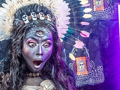 Devotees rise before dawn on the day of Dhumavati Jayanti and spend the entire day worshipping her. ( Wikimedia )