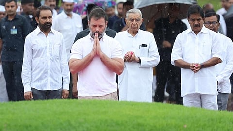 Kharge, Rahul Gandhi, party treasurer Pawan Bansal, and others paid floral tributes to Pt Nehru at Shanti Van memorial here. (IANS)