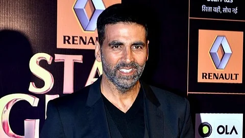 In the song, Amyra plays the character of a woman who is caught cheating on Akshay's character of a singer. (Wikimedia)