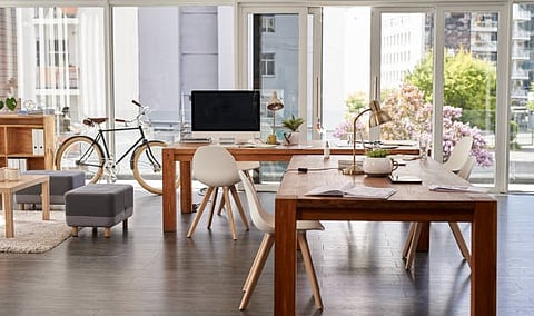 Traditional office tables could give the impression that the room is overcrowded and artificial