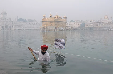 Officials said the police received a hoax bomb call at around 1 a.m. about planting four bombs near the Golden Temple. (Wikimedia)