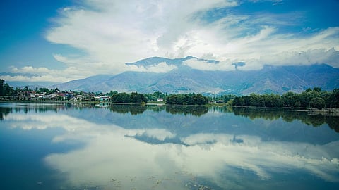 Justice prevails as authorities arrest a couple for masquerading as high-ranking IPS and IAS officers in Srinagar. (Pexels)
