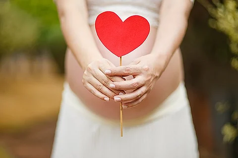 Woman with cervical cancer gives birth to healthy baby girl (Wikimedia Commons)