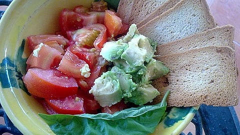 Let's try some delectable vegan snacks during this rainy season if you're a vegan or just inquisitive about new dishes.
(Wikimedia Commons)