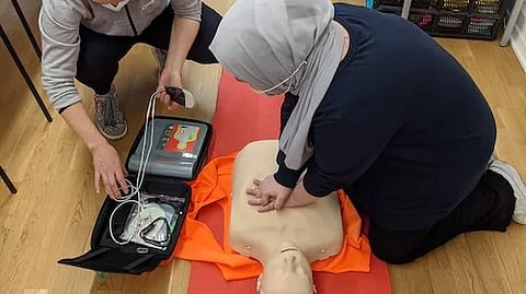 Bystanders are less likely to give cardiopulmonary resuscitation (CPR) to women than men, particularly if the emergency takes place in a public area. (Unsplash)