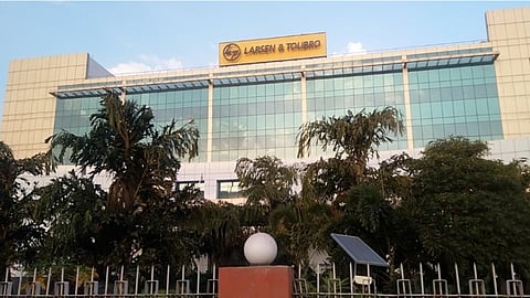 Larsen & Toubro to build an underground tunnel linking the Eastern Freeway with the upcoming Mumbai Coastal Road (MCR) project. (Wikimedia Commons)