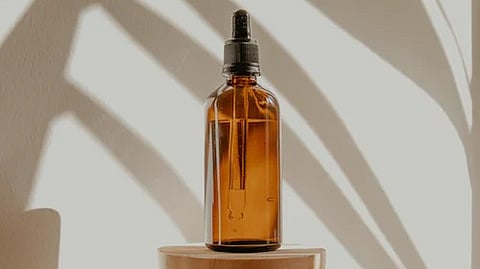 Hair Growth and Hair Loss Prevention: One of the most celebrated benefits of Bhringraj oil is its ability to stimulate hair growth and prevent hair loss. (Unsplash)