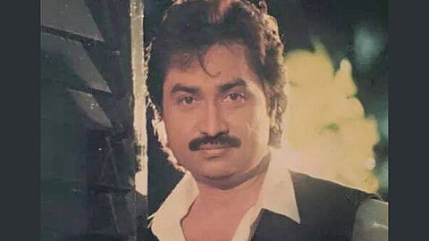 Kumar Sanu is one of the most iconic and influential names in Bollywood playback singing. Known for his soulful voice and unmatched charm
