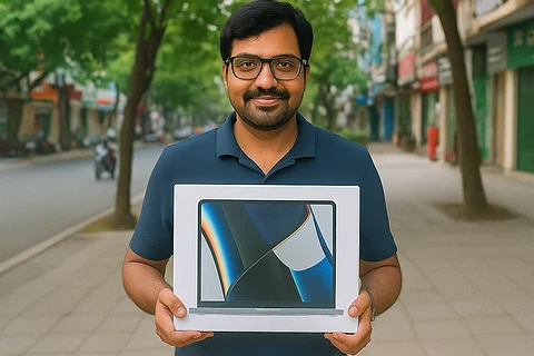 Indian Man Flew to Vietnam to Buy A MacBook