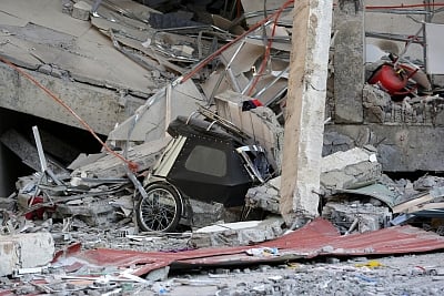 Image of 6.7-Magnitude Earthquake Strikes Philippines