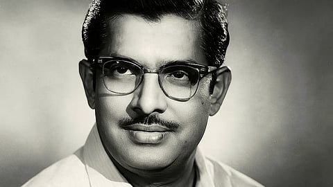 एक ऐसे निर्देशक थे जिन्हें कॉमन मैन कहा गया है, क्योकि उनके फिल्मों के पात्र हमारे जैसे आम इंसान होते थे।