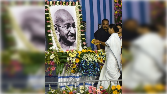 Kolkata: West Bengal Chief Minister Mamata Banerjee pays tribute to Mahatma Gandhi during a programme organised on Gandhi Jayanti in Kolkata on Oct 2, 2018.