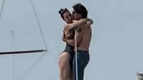 The image of pop star Katy Perry and former Canadian PM Justin Trudeau is going viral online. The photo captured them kissing.