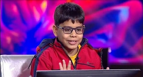 Image of 10 year old Ishit Bhatt on KBC season 17 hosted by Amitabh Bachchan