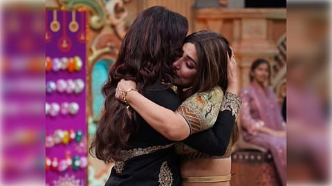 Hina Khan, Sonali Bendre hug and cry recollecting their Cancer journey on Pati Patni Aur Panga