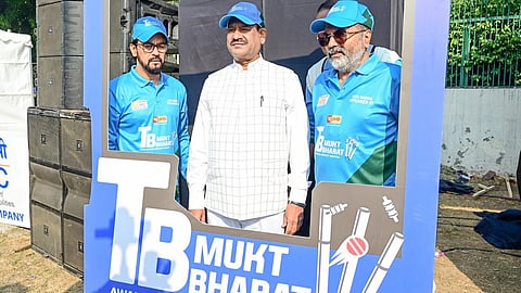 Lok Sabha Speaker Om Birla and participants posing at the ‘TB Mukt Bharat’ awareness cricket match, promoting India’s fight against tuberculosis through public engagement and sports initiatives.