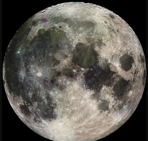 चांद के साइज का भ्रम : क्षितिज पर क्यों दिखता है बड़ा आकार, रंगों में भी अंतर