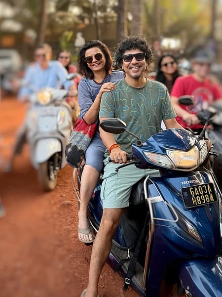 सिंगर पापोन ने खास अंदाज में पत्नी श्वेता मिश्रा को शादी की सालगिरह की दी बधाई