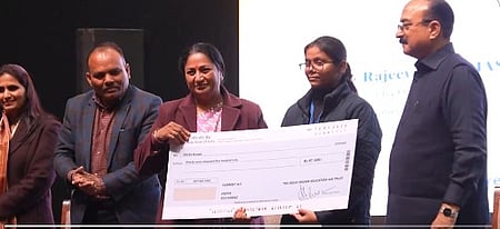 दिल्ली में दो मुफ्त एलपीजी सिलेंडर योजना का सोमवार से होगा शुभारंभ