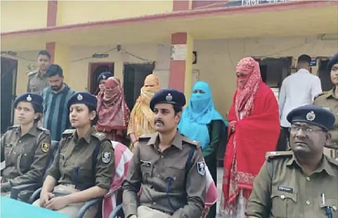 रांची में सेक्स रैकेट का खुलासा, महिला सरगना सहित आठ गिरफ्तार