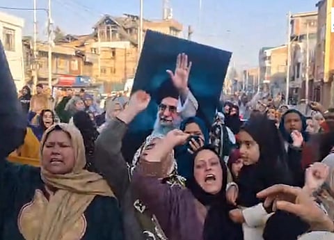 श्रीनगर समेत कई शहरों में खामेनेई की मौत के विरोध में प्रदर्शन, ट्रैफिक डायवर्ट