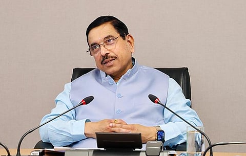 ईरान और इजराइल में फंसे कन्नड़ भाषी लोगों को बचाने के लिए राजदूतों से हो रही बात: प्रल्हाद जोशी