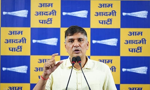 चिराग दिल्ली में 43 गायों को बचाने वाले वालेंटियर्स का सम्मान, सौरभ भारद्वाज ने उठाए गंभीर सवाल