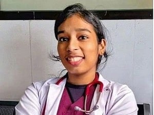 image of Dr Vandana Das who is wearing her white court. She has a stethoscope on her neck.