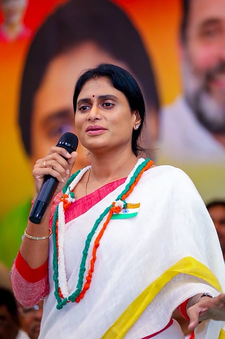 Jagan had been unfair to Sharmila, says mother Vijayamma