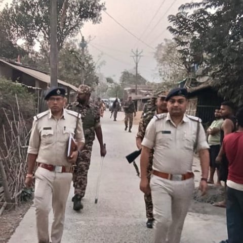 One killed, another injured as market roof collapses in Bengal