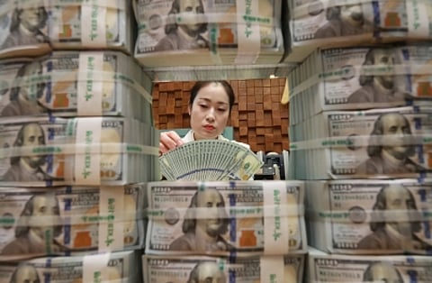 Foreign currency deposits in S. Korea fall for 2nd month in Feb